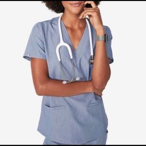 Figs 3 pocket scrub top M Heather indigo